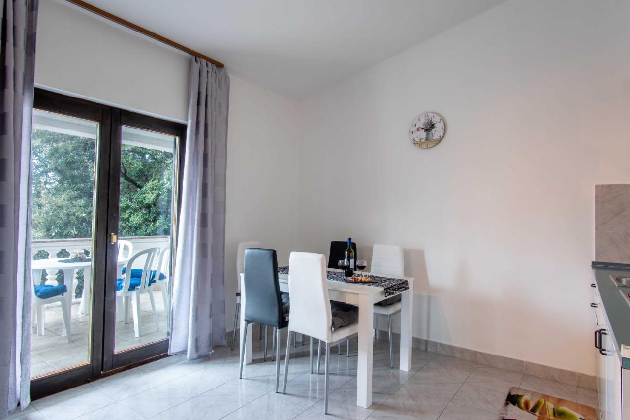 Ostaric Apartment Mandre Exterior photo