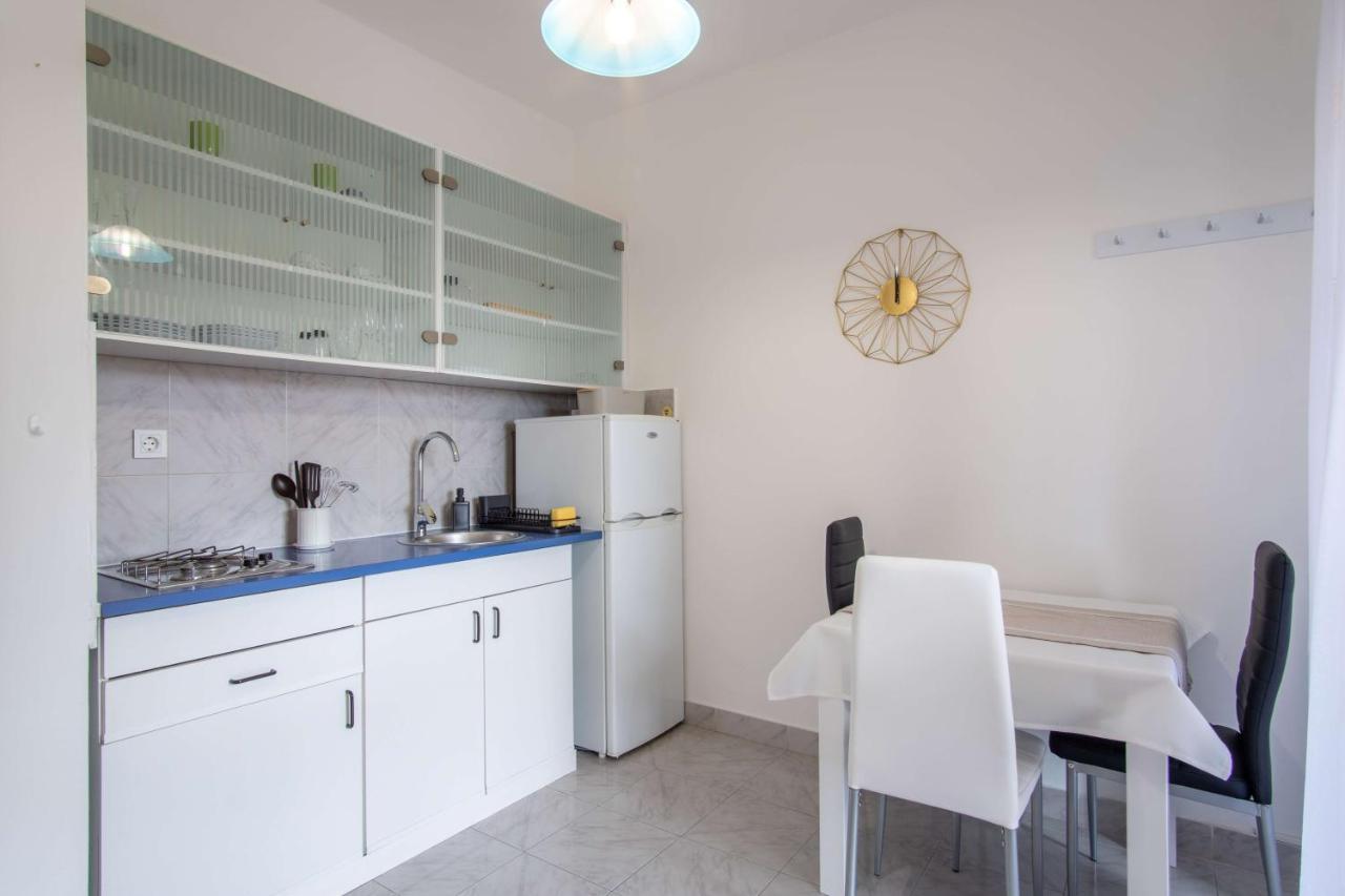 Ostaric Apartment Mandre Exterior photo