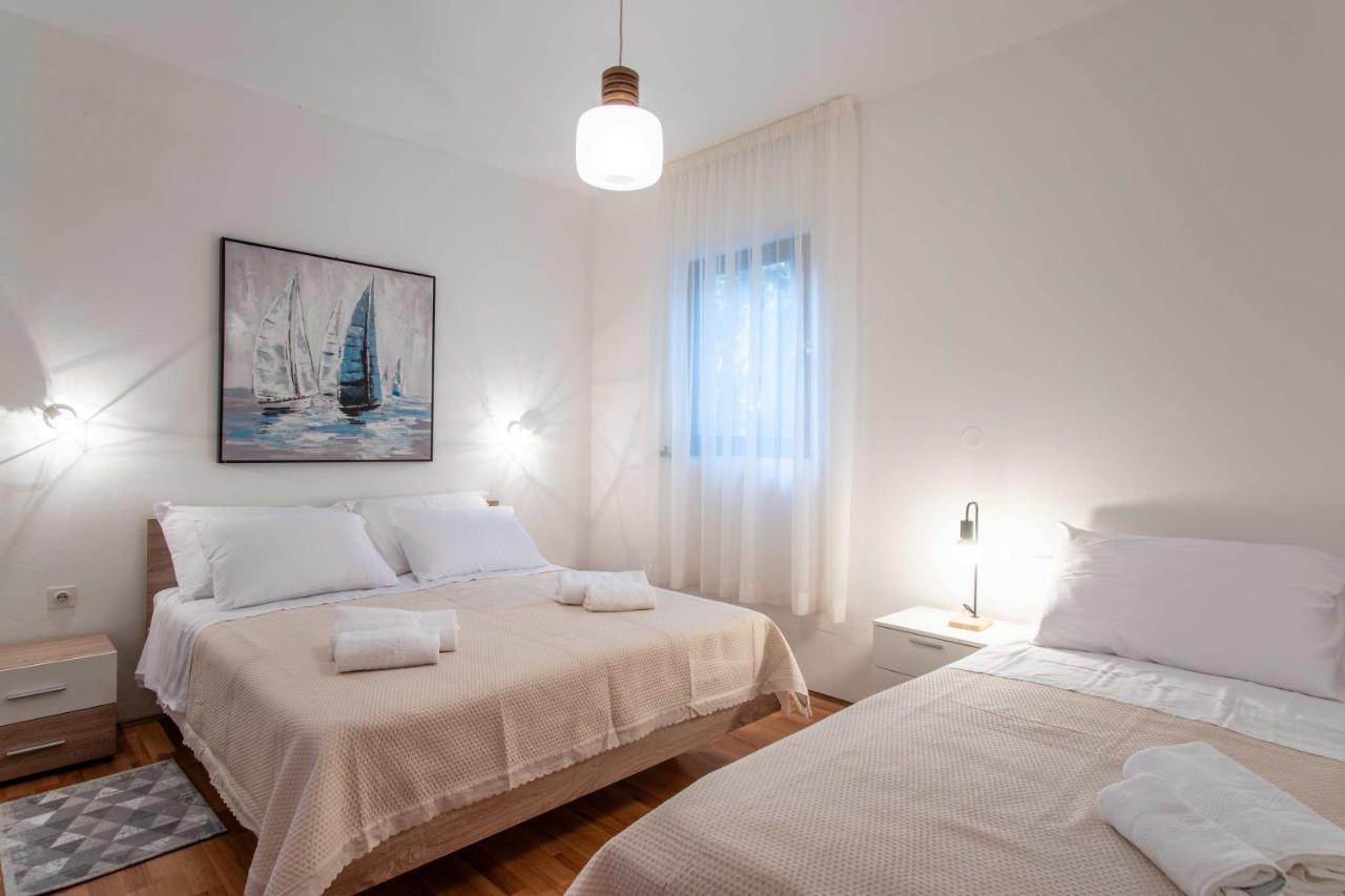 Ostaric Apartment Mandre Exterior photo