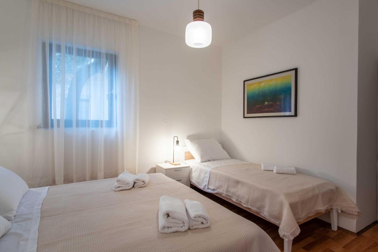 Ostaric Apartment Mandre Exterior photo