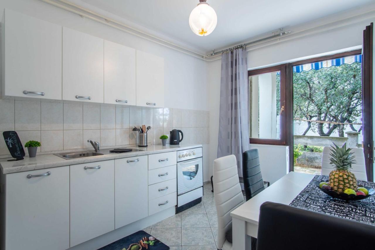 Ostaric Apartment Mandre Exterior photo