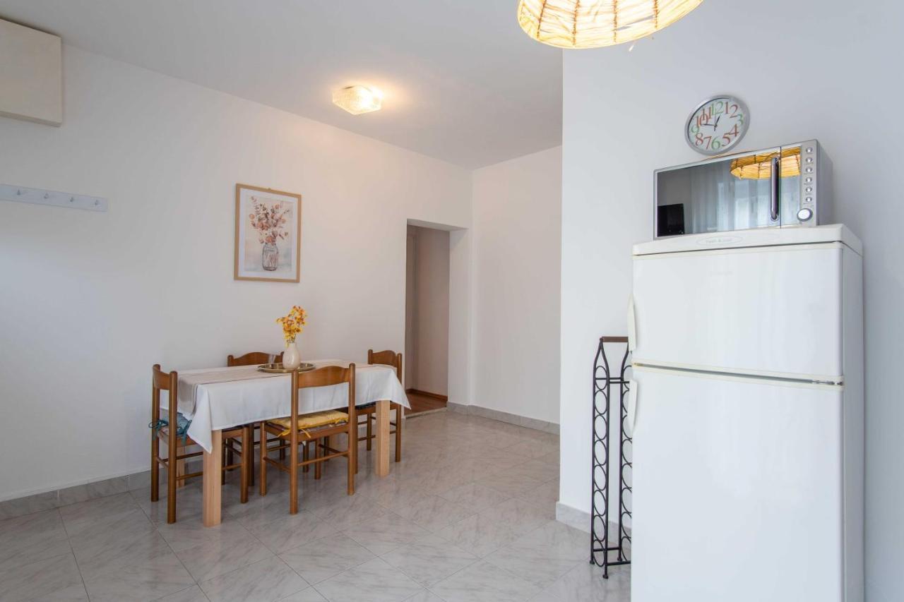 Ostaric Apartment Mandre Exterior photo