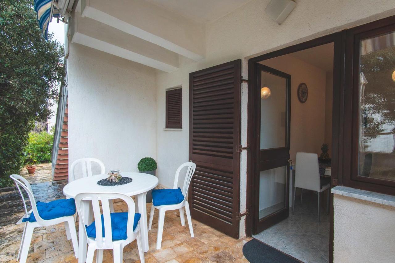 Ostaric Apartment Mandre Exterior photo